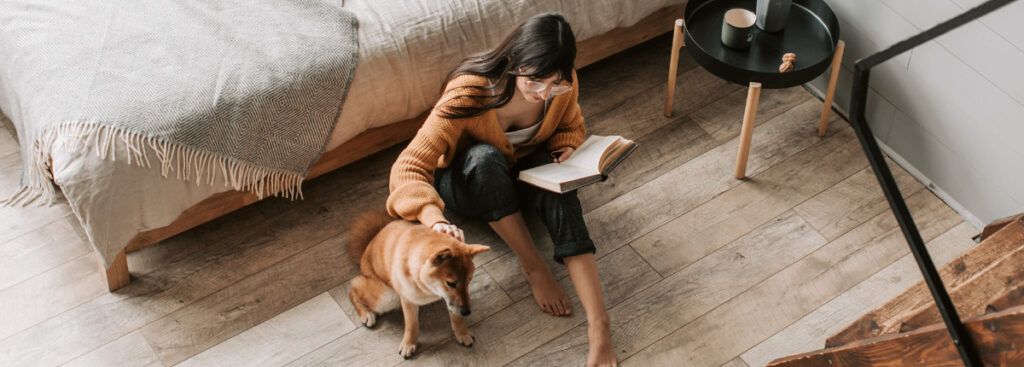 ¿Puede vivir una mascota de apoyo emocional en un piso que no acepta animales?