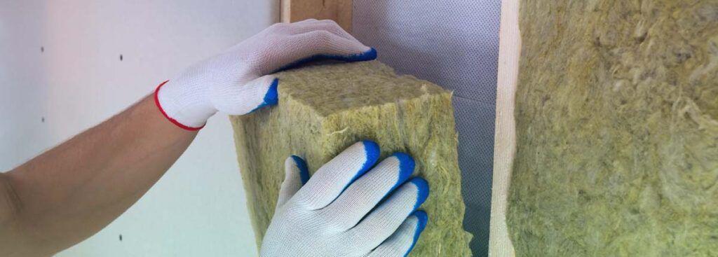 ¿Es mejor aislar la vivienda del frío y el calor por dentro o por fuera?