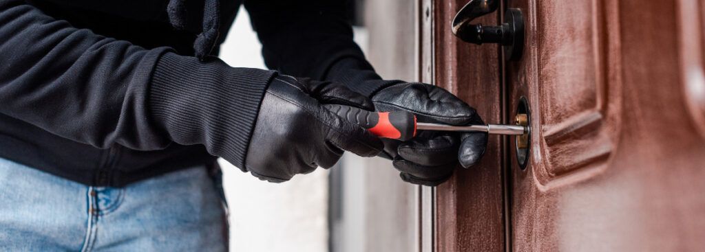 ¿Cómo evitar robos en casa estas navidades si nos vamos fuera?