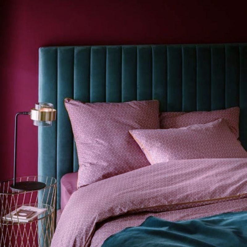 ropa cama viva magenta decoración