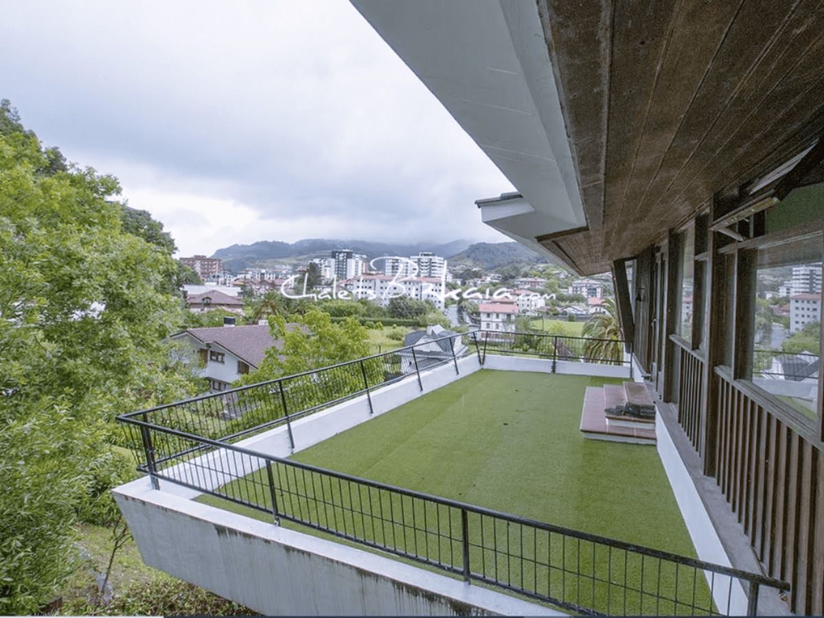 chalet película Cinco Lobitos