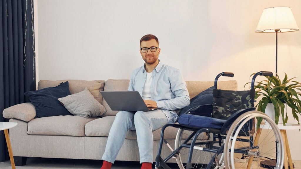 ¿Se deben hacer reformas de accesibilidad en la comunidad si lo solicita un vecino que vive de alquiler?