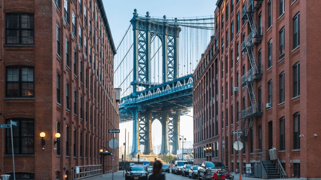 El actor Penn Badgley de la serie You compró este luminoso piso en Nueva York