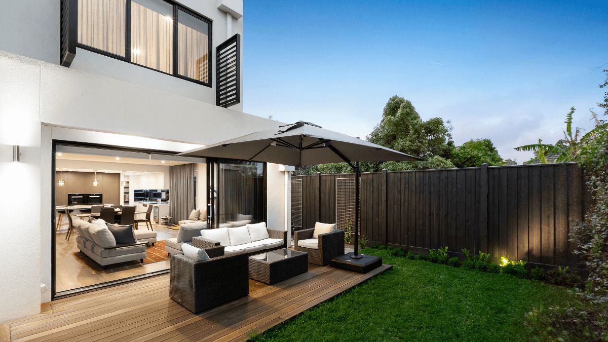 Casas de dos pisos: pros y contras de vivir en dos niveles