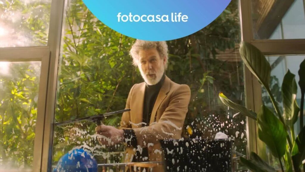 Como si al pensar en comprar apareciese tu profe de economía…