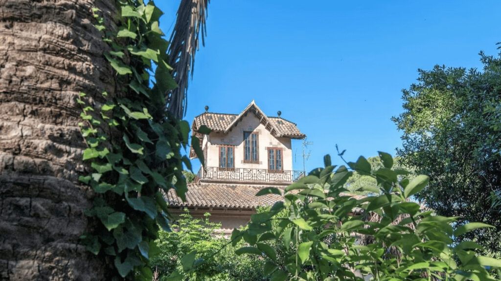 El edificio modernista Casa Calado, situado en Sant Cugat del Vallès, a la venta en Fotocasa