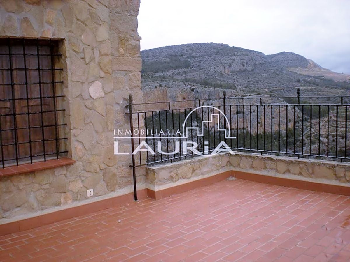 Castillo medieval en Alpuente