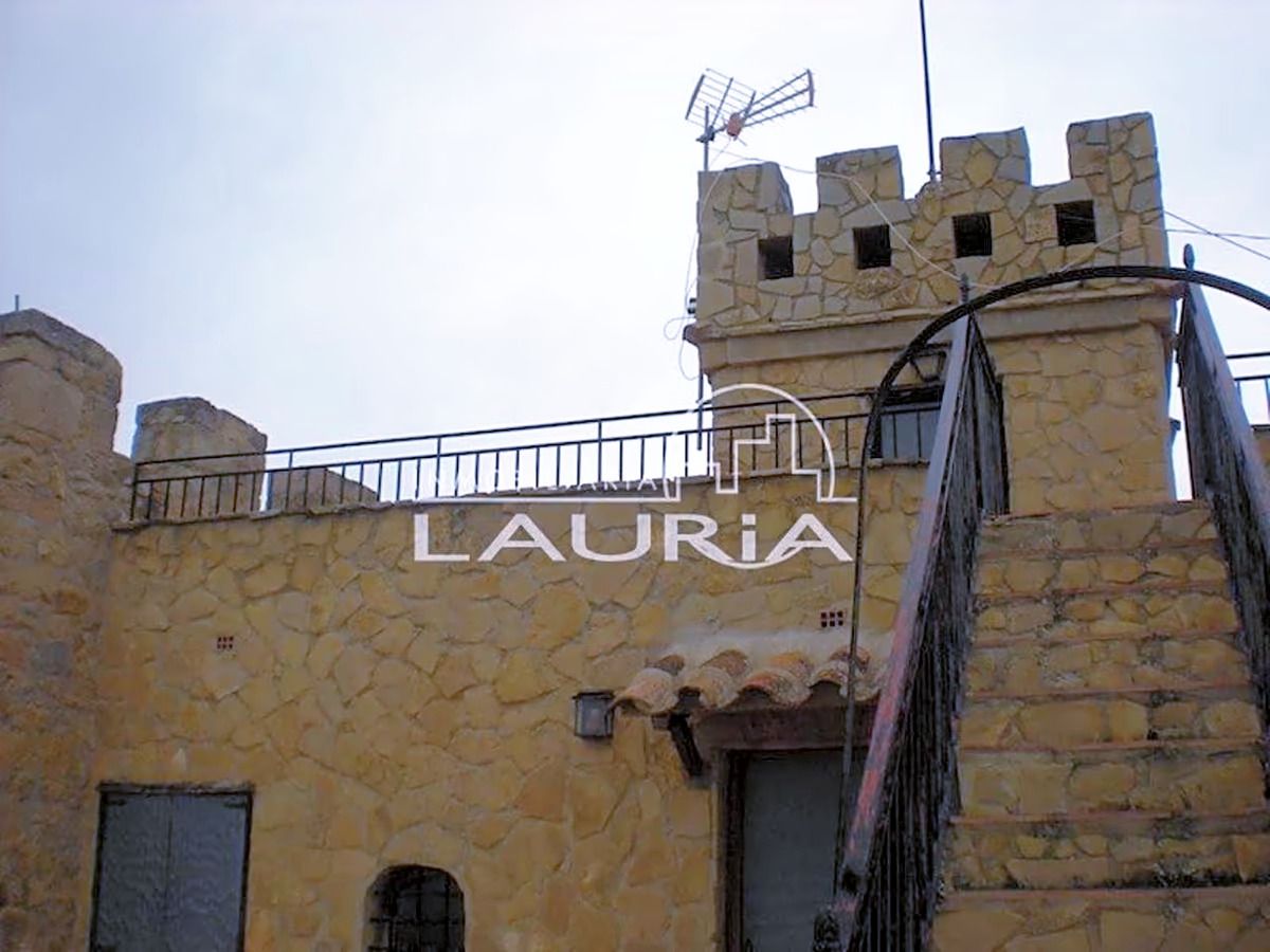 Castillo medieval en Alpuente