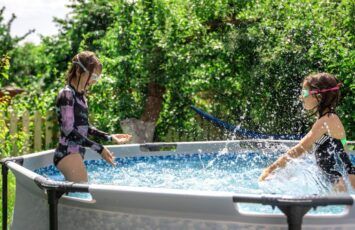 ¿Es posible instalar una piscina desmontable en una terraza o balcón?