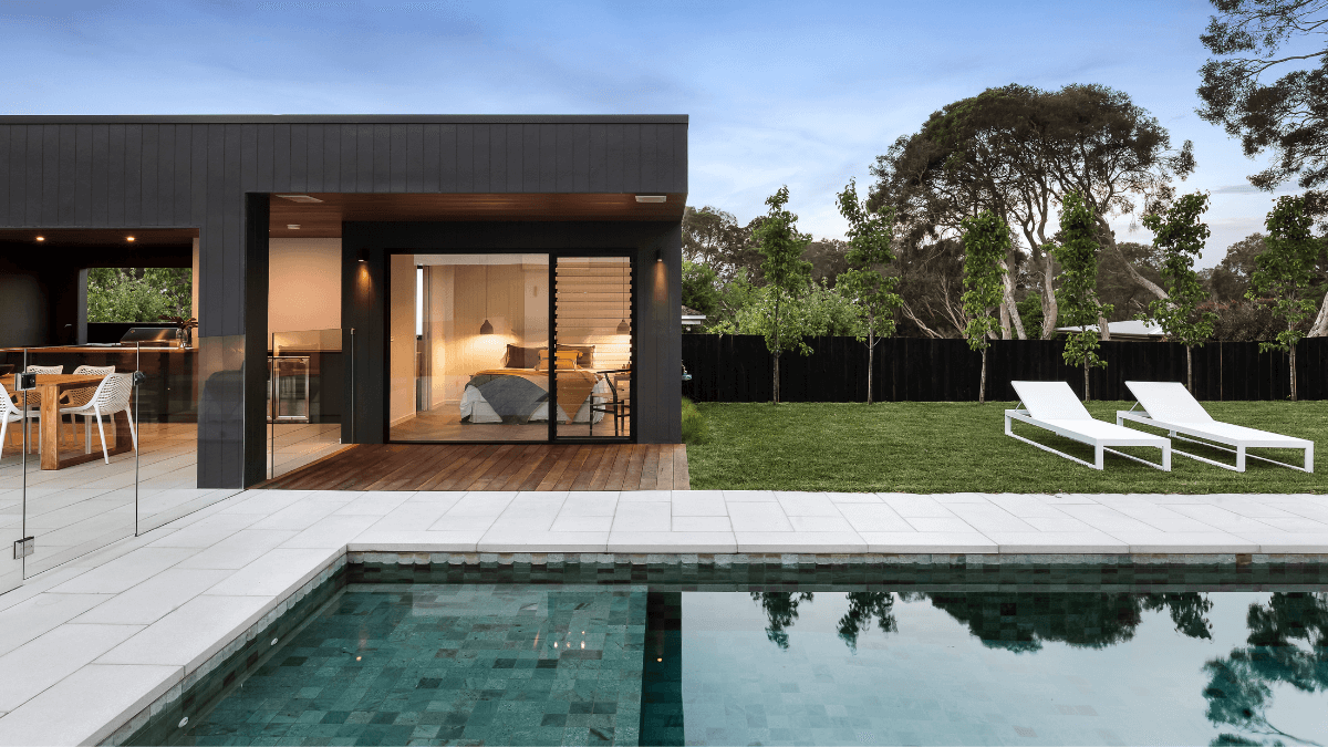 ¿Dónde hay más viviendas con terrazas, jardines y patios en España?