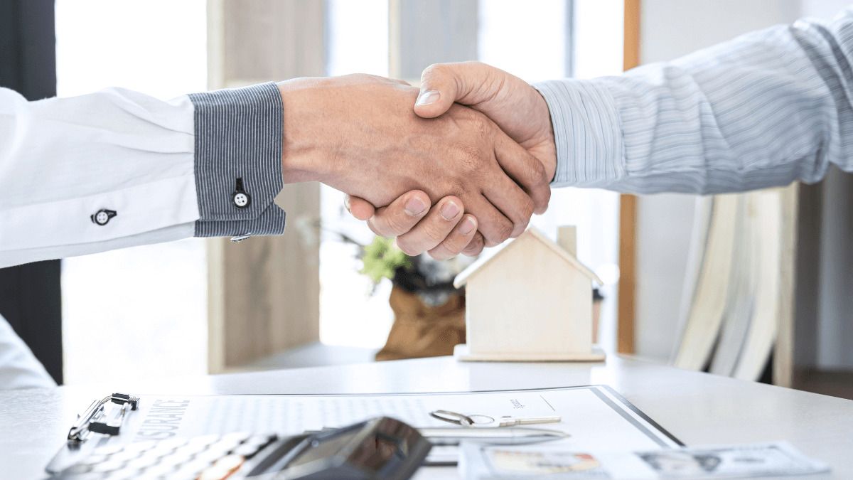 Cómo vender una propiedad si uno de los propietarios puso más dinero en la compra