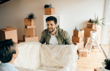 ¿Quién debe cambiar los muebles en un piso de alquiler?