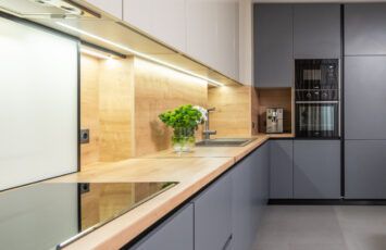 ¿Qué pasa si no hay acuerdo sobre quién debe reparar el piso de alquiler?