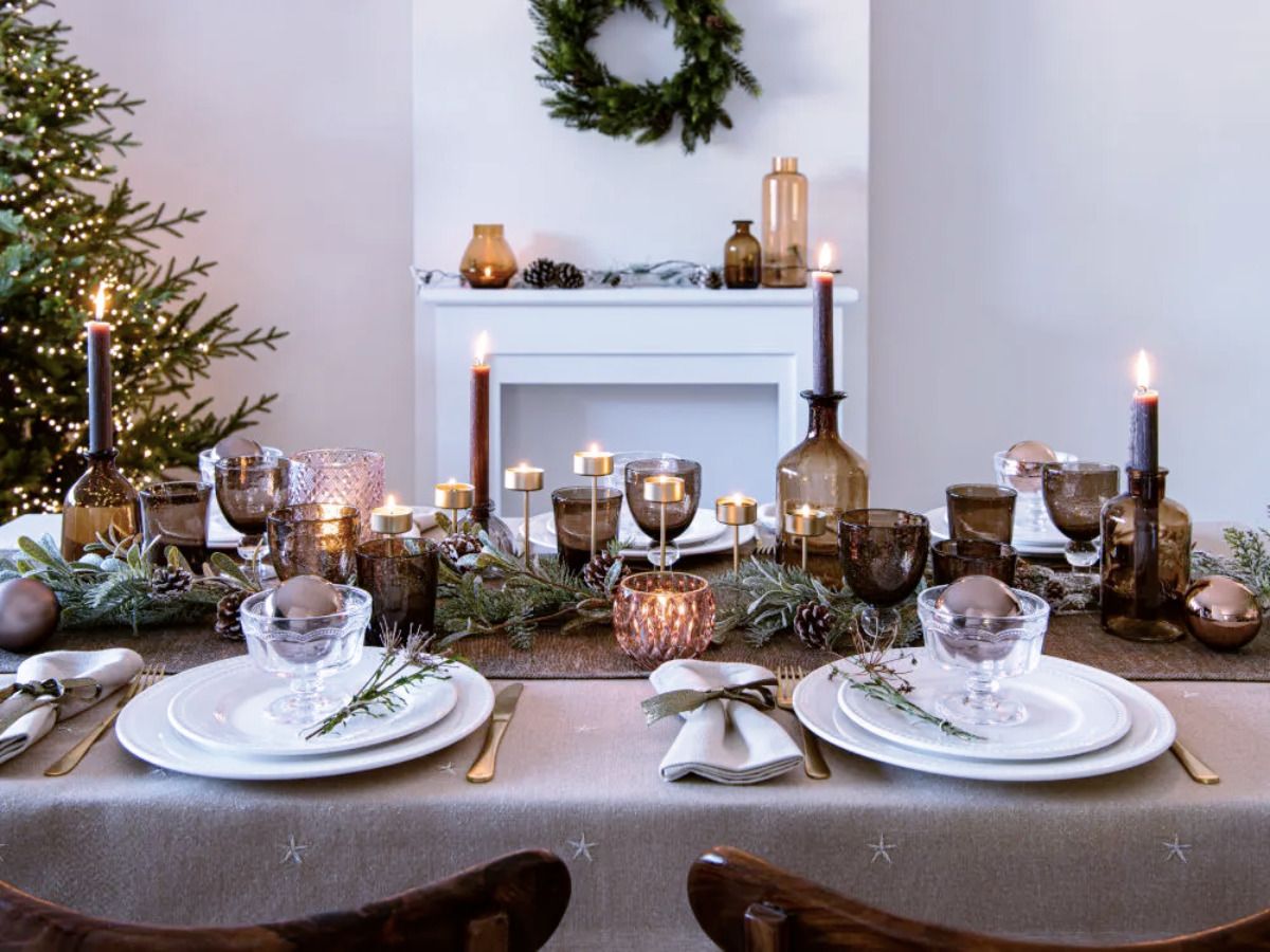 Decorar la mesa de comedor de Navidad