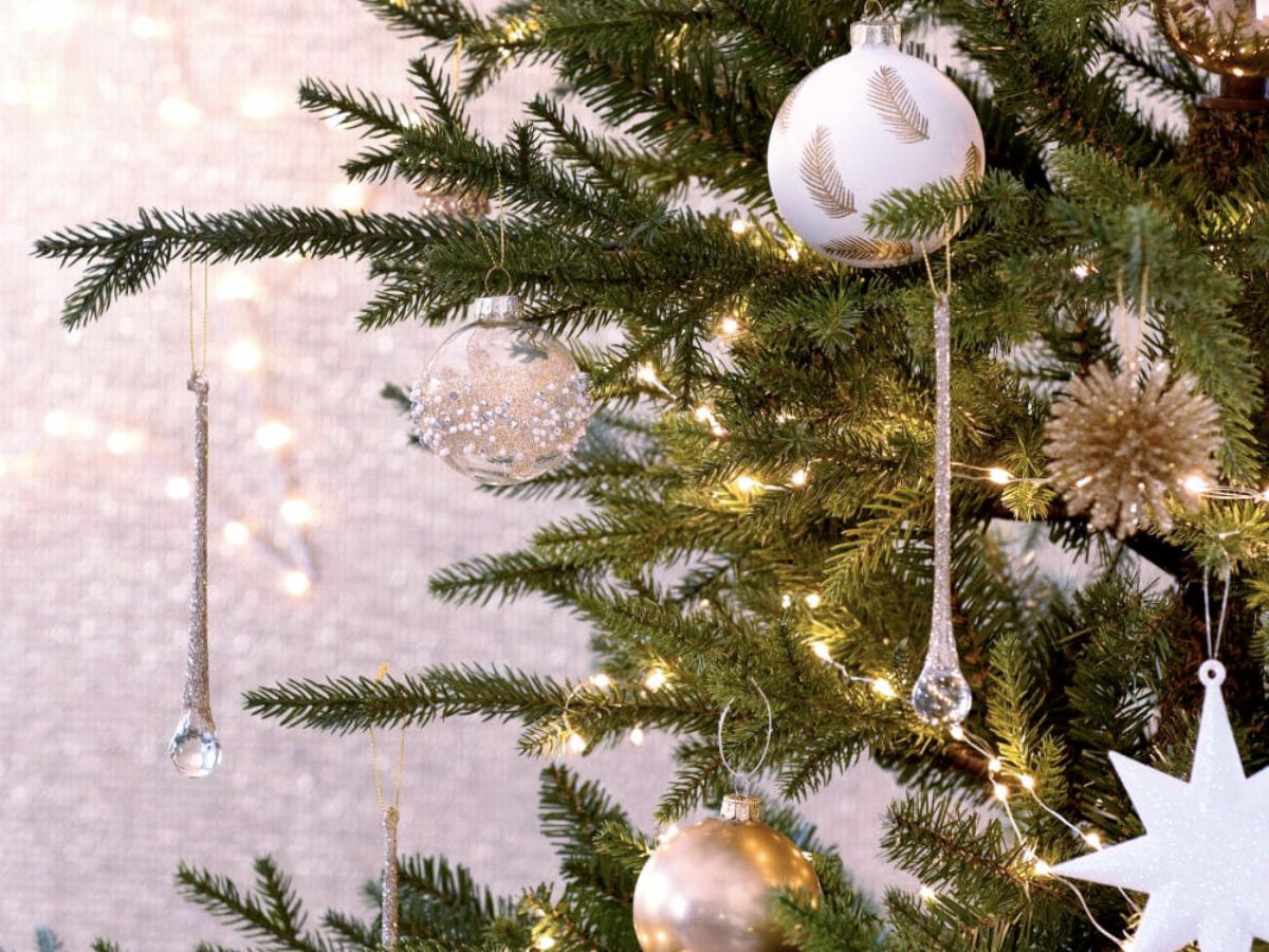 Decorar árbol de Navidad