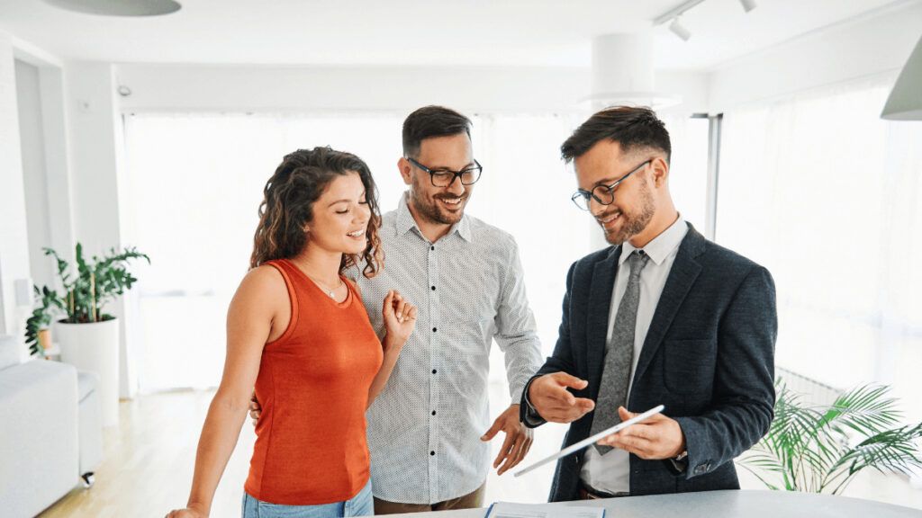 La subida de tipos perjudica a los más jóvenes: 4 de cada 10 pagan de media 300 € más de hipoteca que hace un año