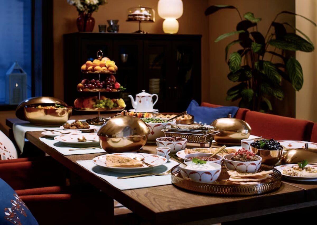 mesa estilo oriental escandinavo