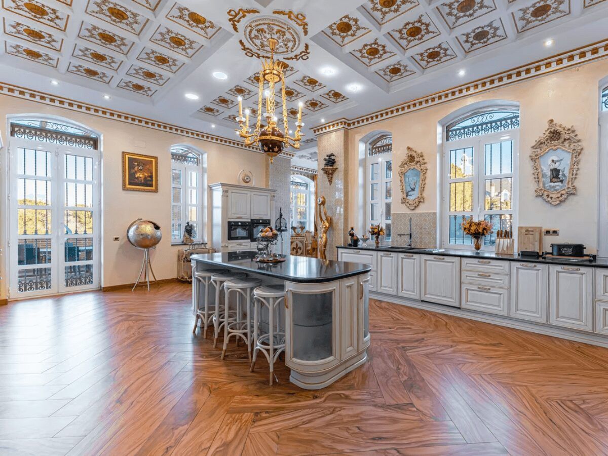 cocina con mesa central