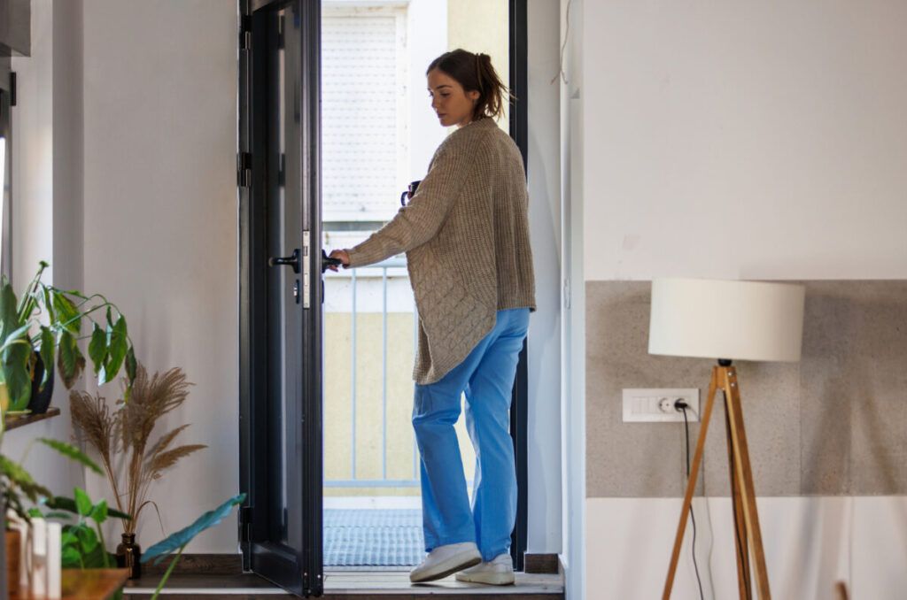 ¿Cómo comunicar al inquilino que debe dejar la vivienda?