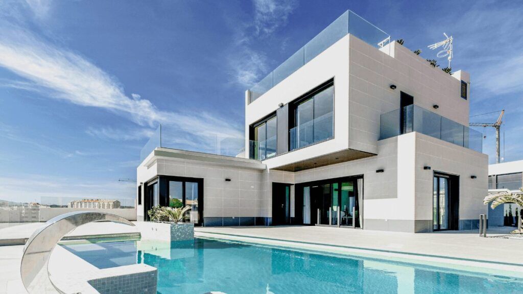 Villa de lujo en Marbella, con campo de fútbol, pista de pádel y cocina profesional, a la venta en Fotocasa