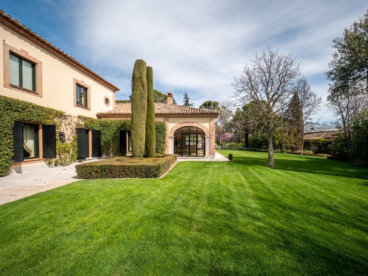 exterior casa de lujo gilmar