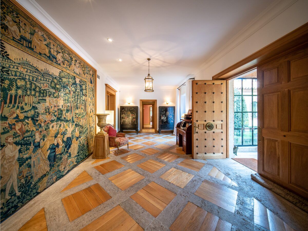 acceso principal casa de lujo madrid