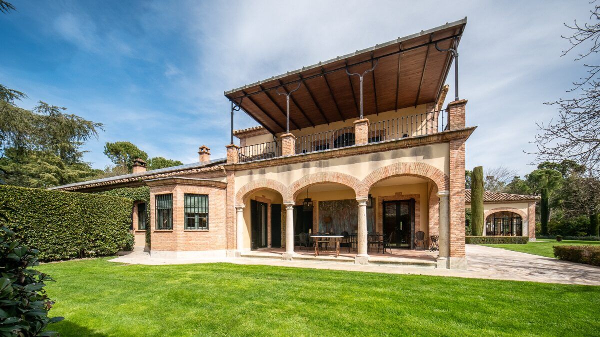 Chalet independiente en la urbanización residencial de lujo La Moraleja, a la venta en Fotocasa