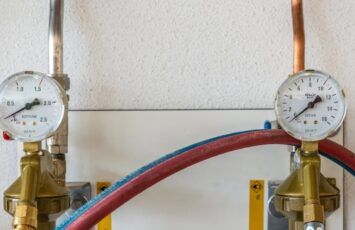 ¿Quién paga el cambio de contador de agua en un piso de alquiler?