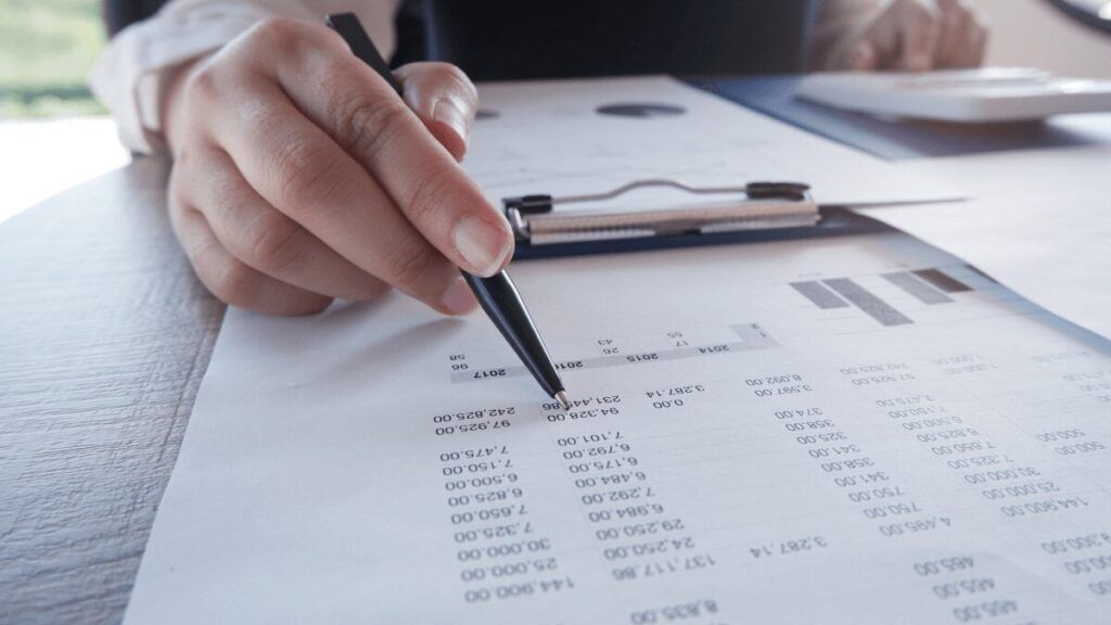 un local comercial tiene que pagar derrama