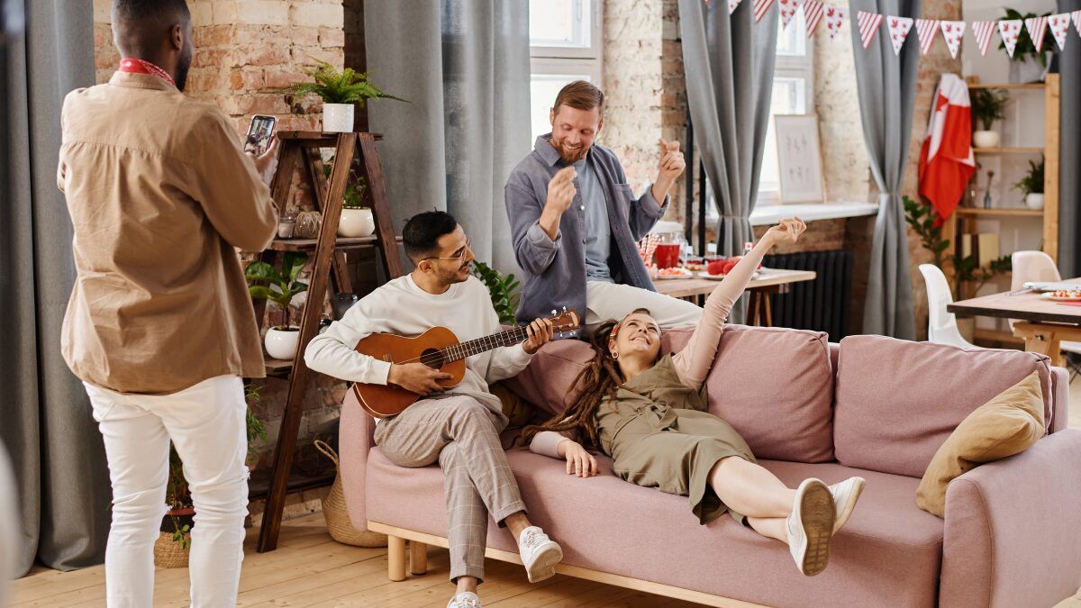 ¿Puede el propietario prohibir visitas al inquilino en un piso alquilado?