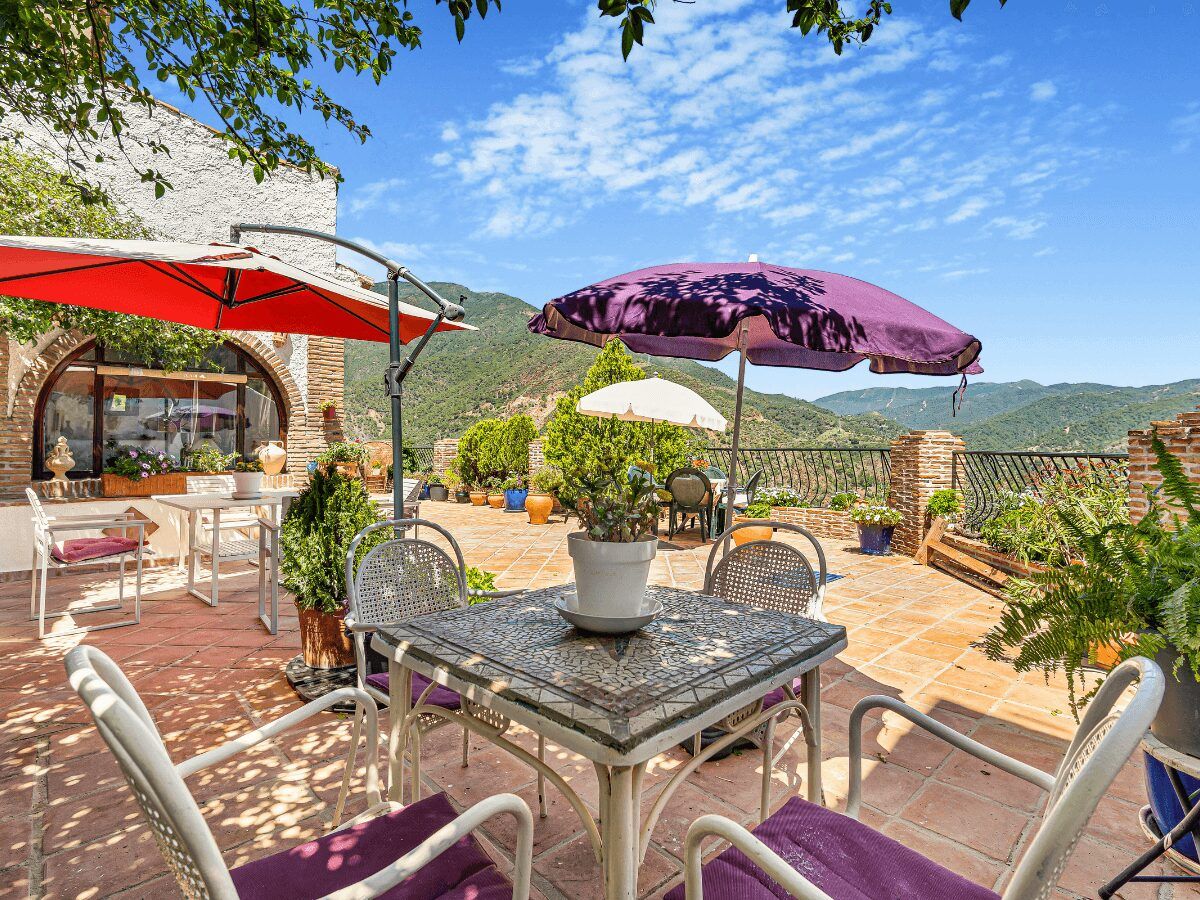 terraza con vistas a la montaña