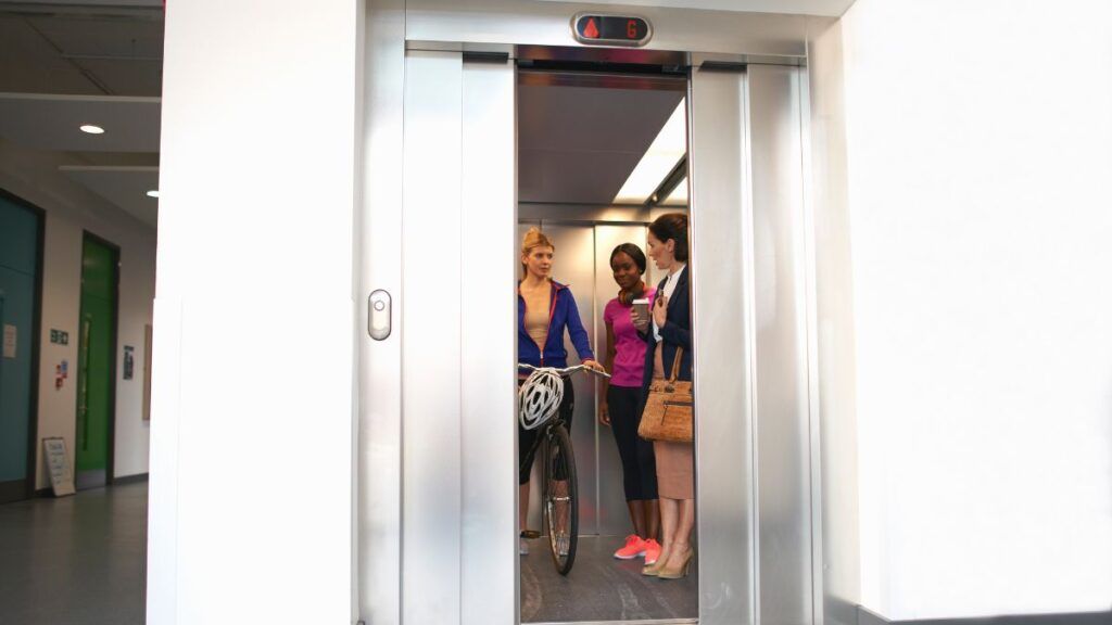 6 indispensables que tendrá que tener tu ascensor, según la nueva normativa