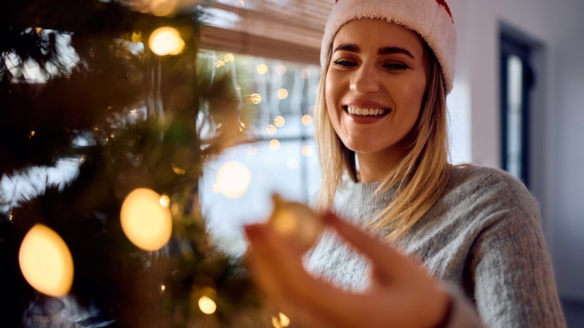 Trucos para decorar el árbol de Navidad en el puente de diciembre