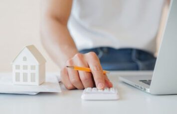 ¿Cuáles son las condiciones habituales para realizar una compra con pago aplazado?