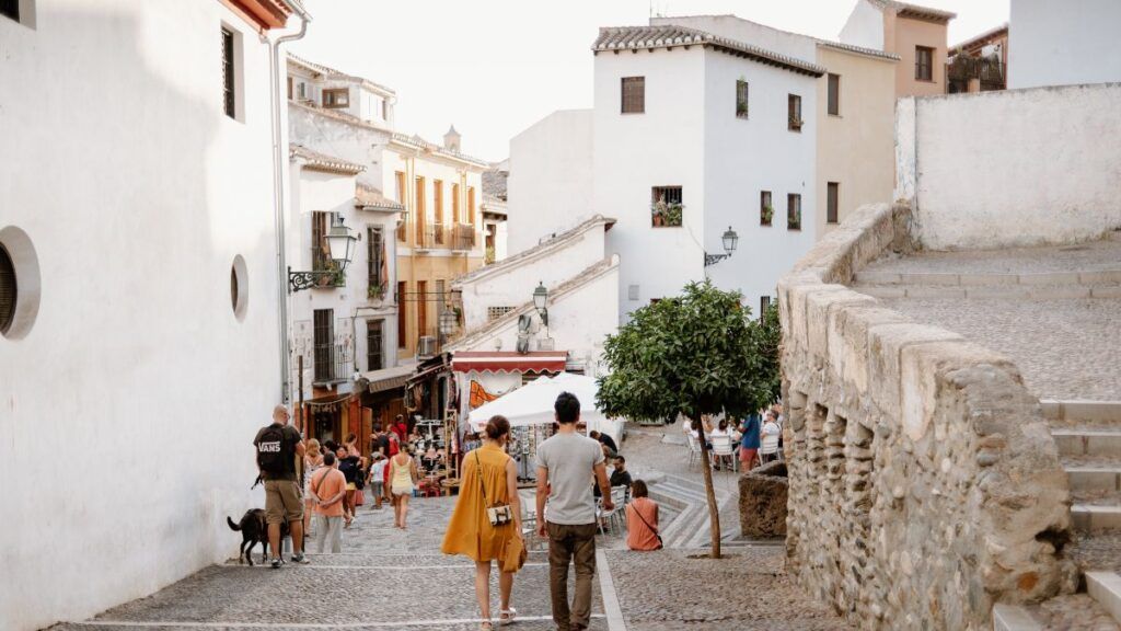 Los barrios de Albaicín, Centro y La Cruz tienen la vivienda de compra más cara de Granada