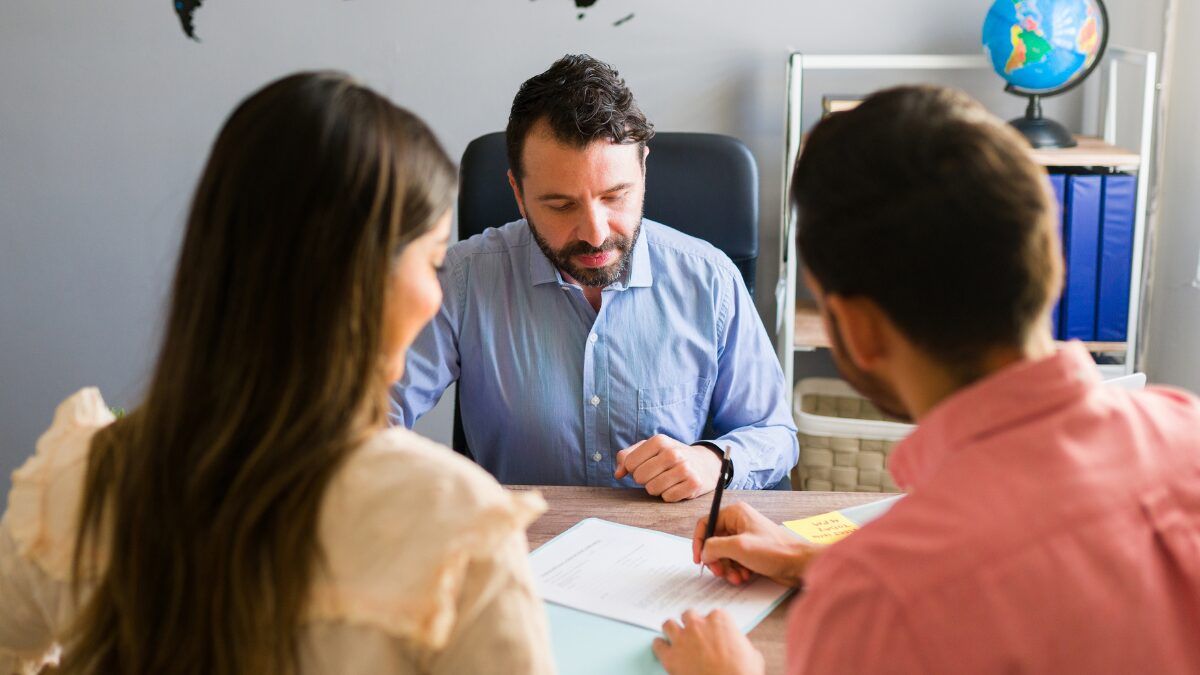 ¿Cómo podemos alquilar un piso a extranjeros paso a paso y con garantías?