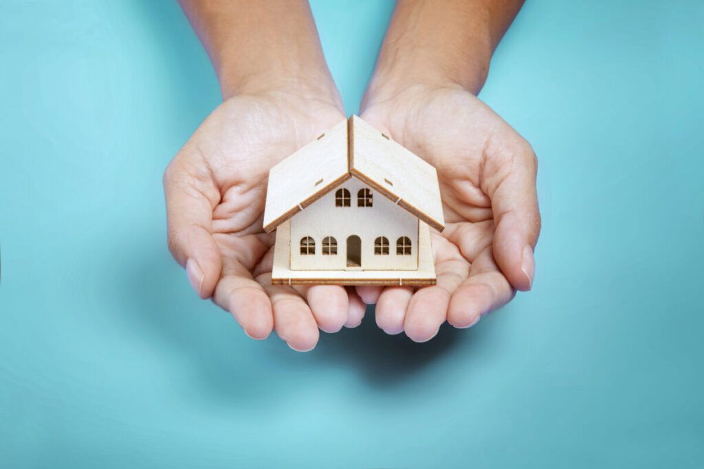 ¿Es mejor donar una vivienda directamente o donar el importe obtenido de su venta?