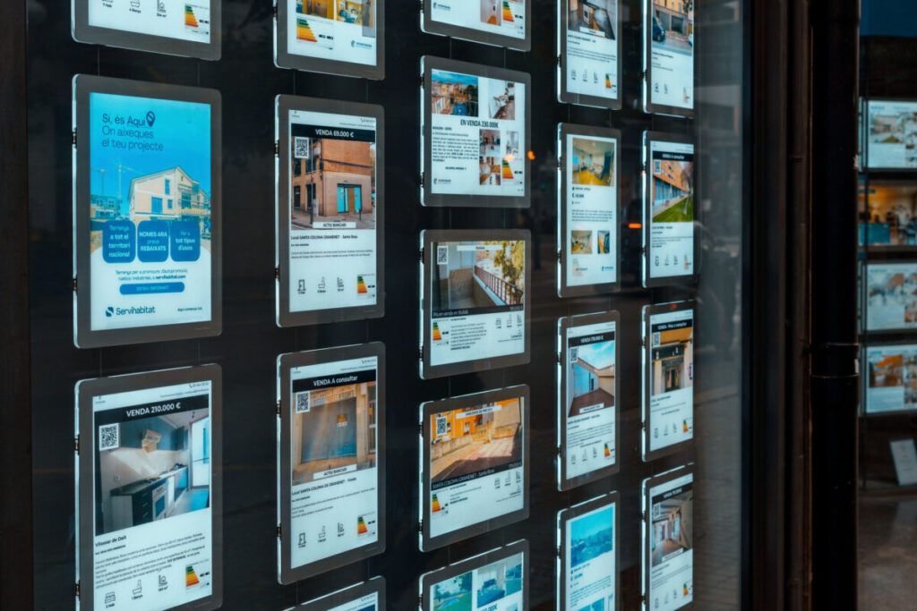 ¿Cuál es un error común que se debe evitar al comprar una casa en España?