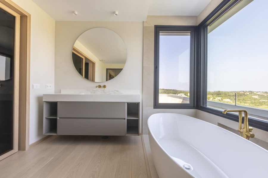 Gilmar - Sotogrande - baño spa vistas