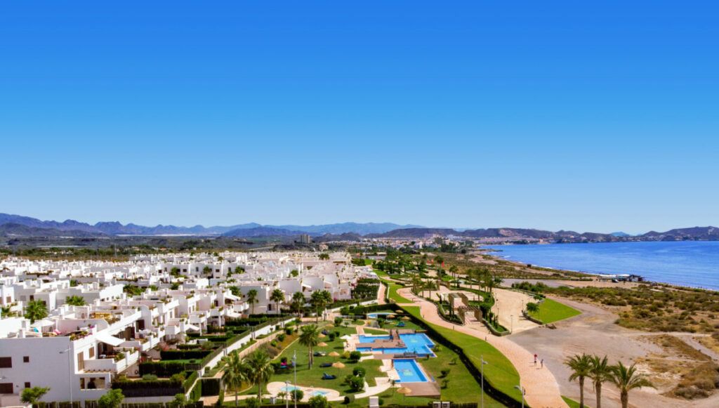 Así es vivir o veranear a un paso de la playa en Mar de Pulpí (Almería)