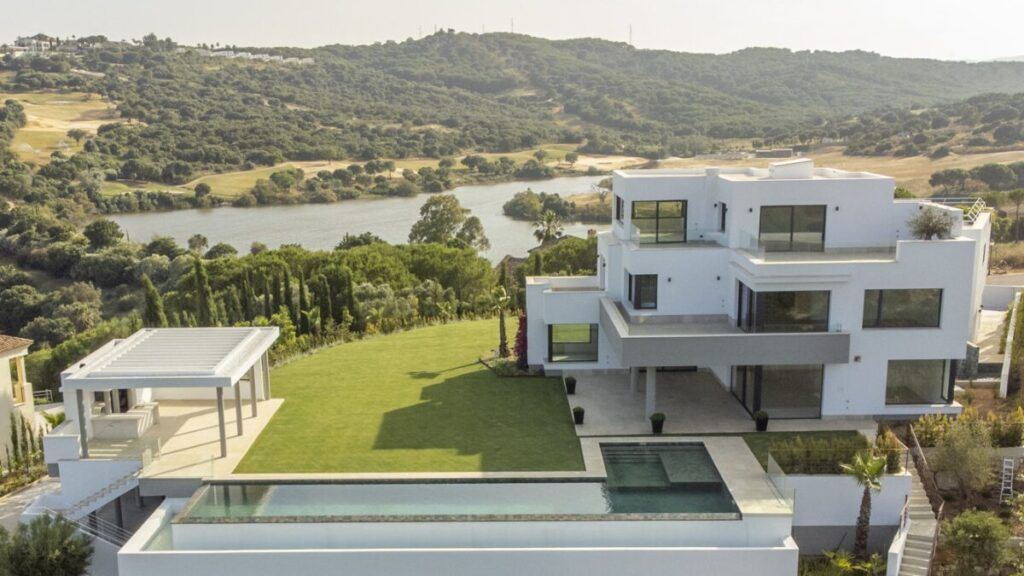 Chalet en Sotogrande Alto: el lujo de vivir en plena naturaleza
