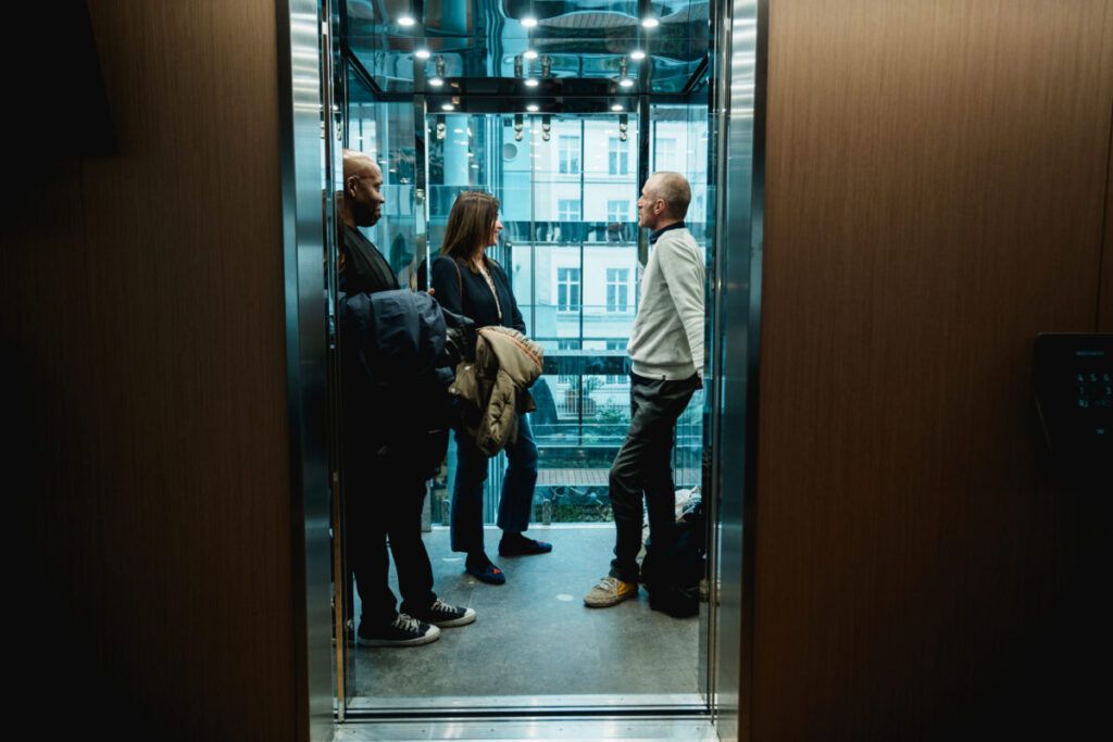 ¿Puede un solo propietario oponerse a la instalación de un ascensor?
