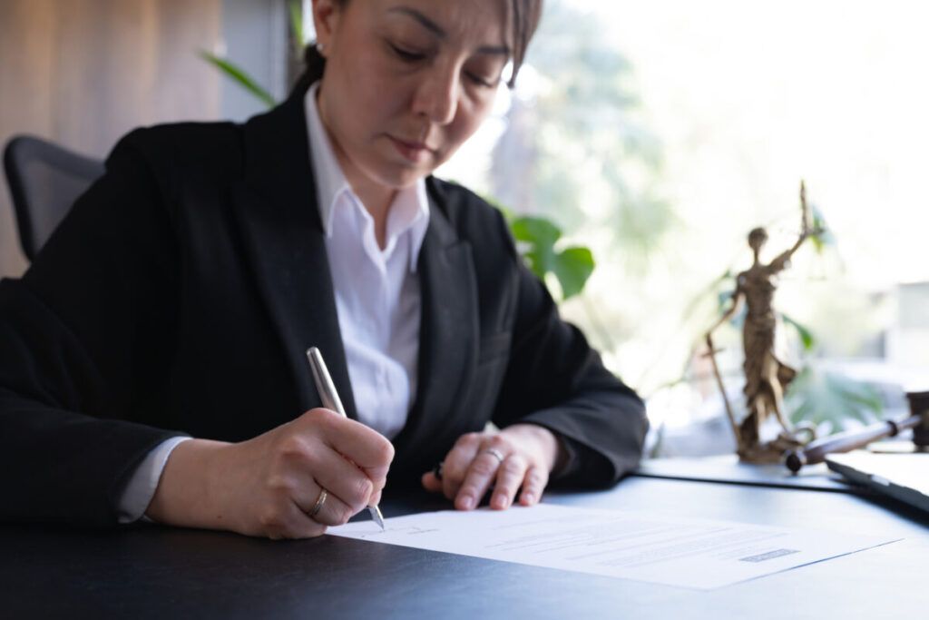 ¿Cuál es la responsabilidad de un notario en una compraventa?