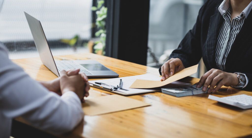 ¿Es necesario tener testigos para un contrato de arras?