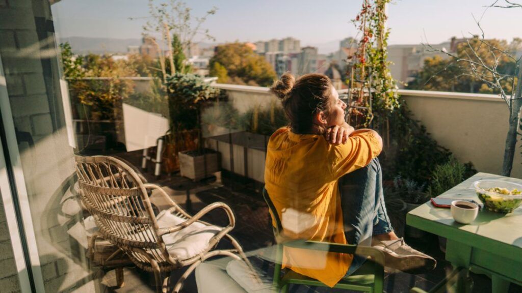 Los solteros ganan peso en el mercado inmobiliario español en 2025