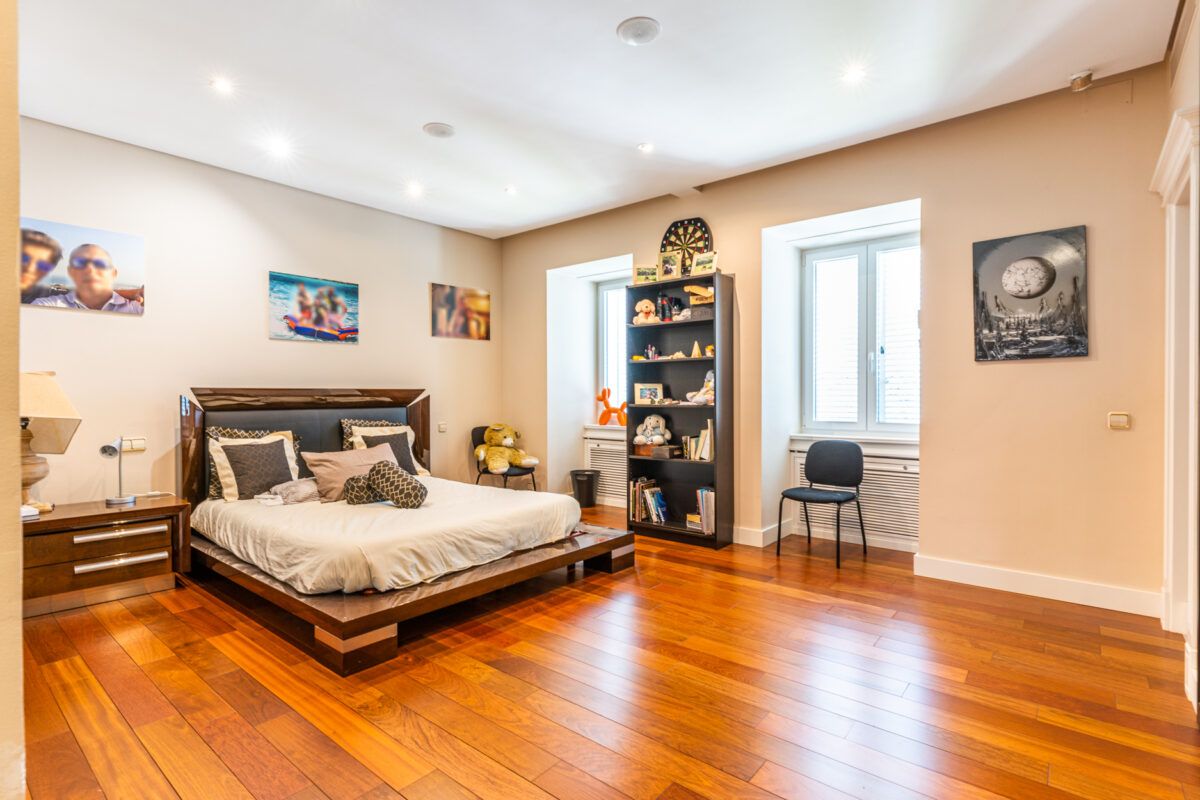 Lujo y exclusividad en Somosaguas: descubre este chalet con bar, piscina, gimnasio y zona de cine img658