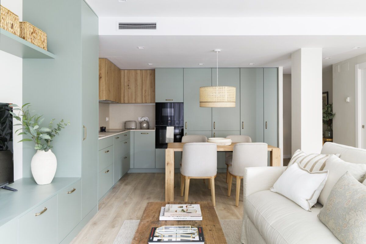 Tendencias de decoración para pisos pequeños: ideas que van más allá del “más blanco y menos cosas” img594