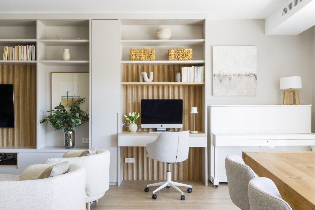 Zona de trabajo en un mueble del salón comedor